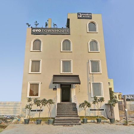 Super Townhouse Amaraa Hotel Near Phoenix Palassio Lucknow Eksteriør bilde