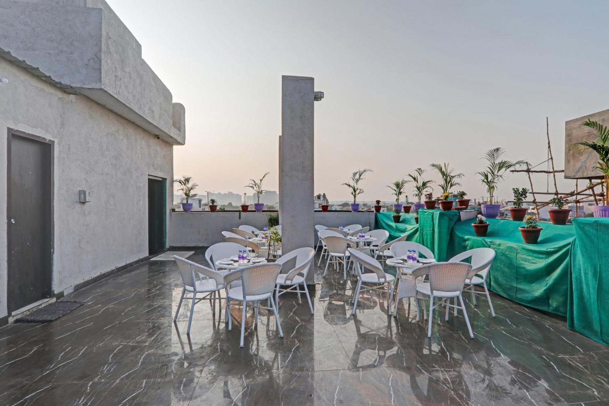 Super Townhouse Amaraa Hotel Near Phoenix Palassio Lucknow Eksteriør bilde