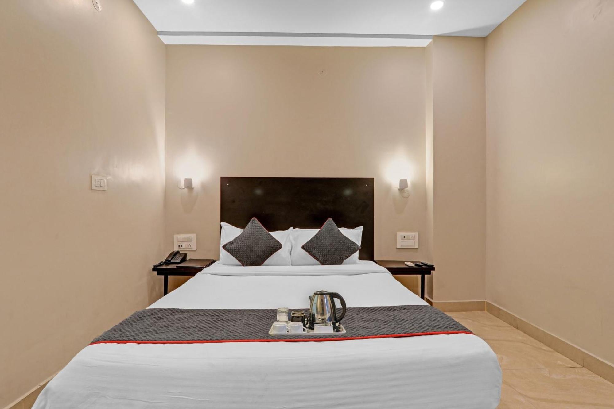 Super Townhouse Amaraa Hotel Near Phoenix Palassio Lucknow Eksteriør bilde